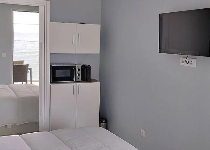 'a Bucha' By The Cliff Coast *